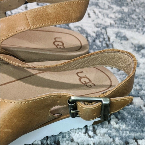 ugg kamile sandals